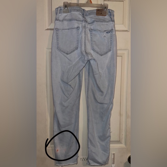 Hollister - Picture 3 of 4